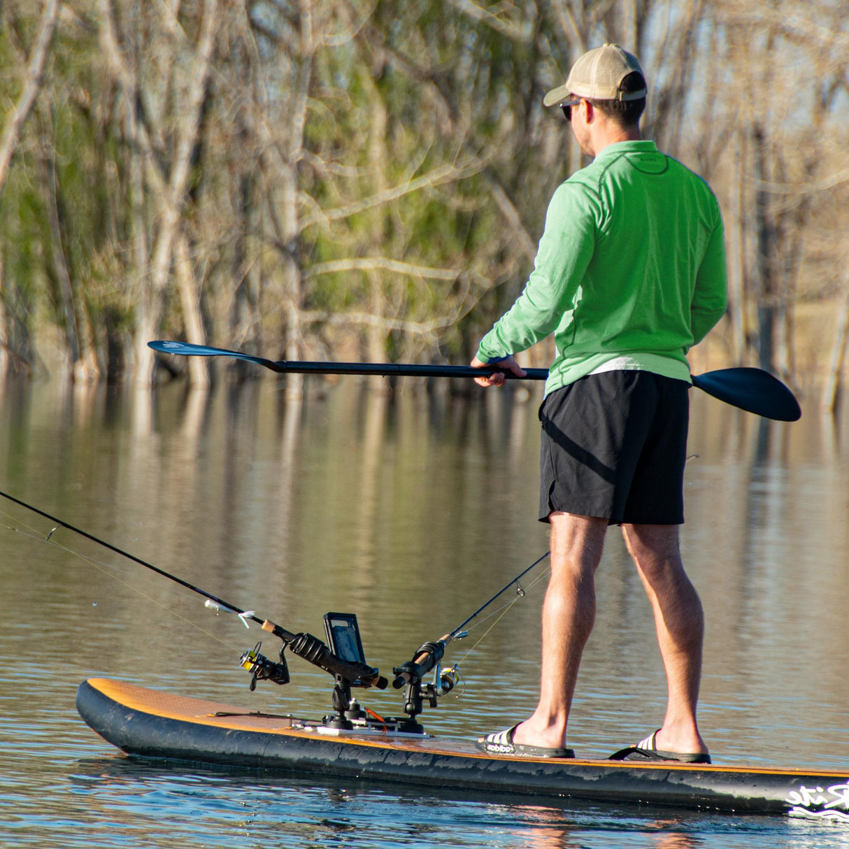 SUP Angler Elite Mounting Kit in use on snowy trail