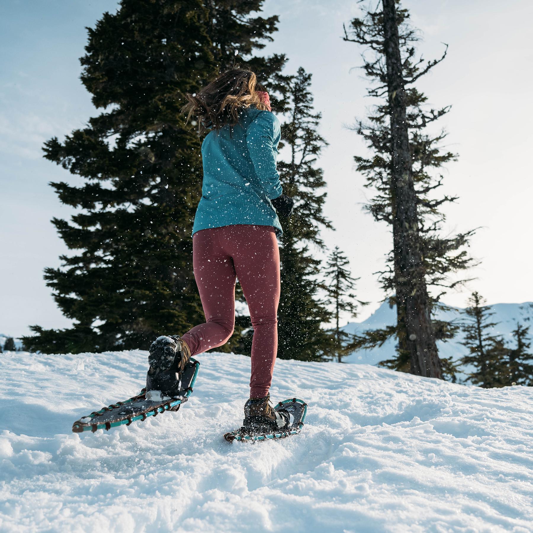 Great for Women: Women's Elite Snowshoe Bundle